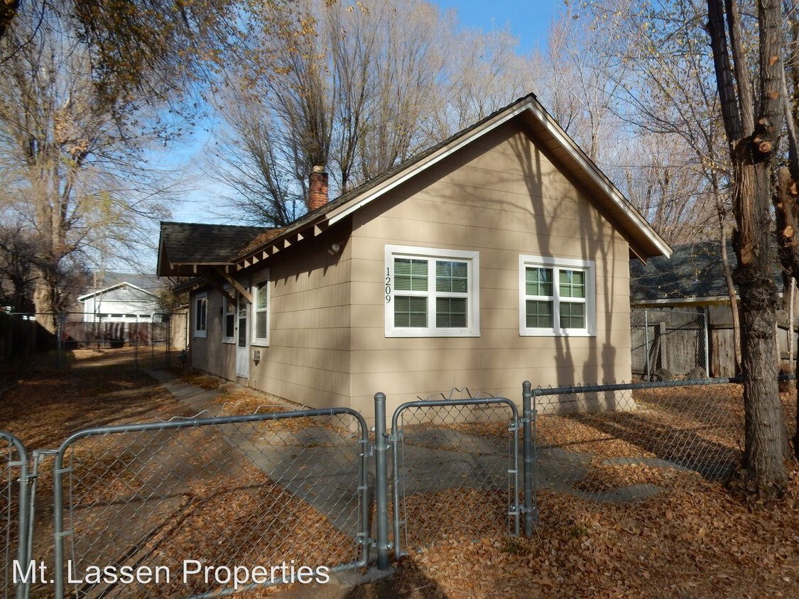 1209 4th St, Susanville, CA 96130 House Rental in Susanville, CA