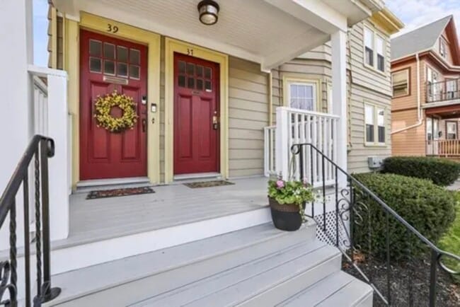 Foto del edificio - 37 Gallivan Blvd