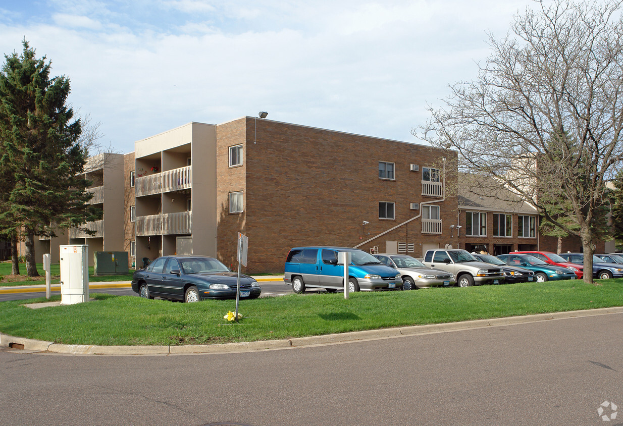 Primary Photo - Washington Square Apartments