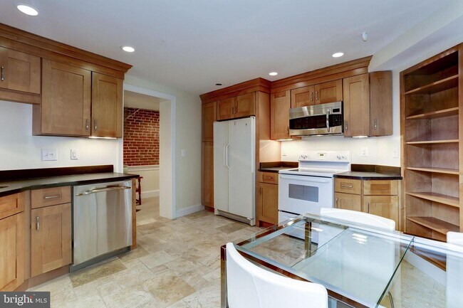 Building Photo - 1410 15th St NW