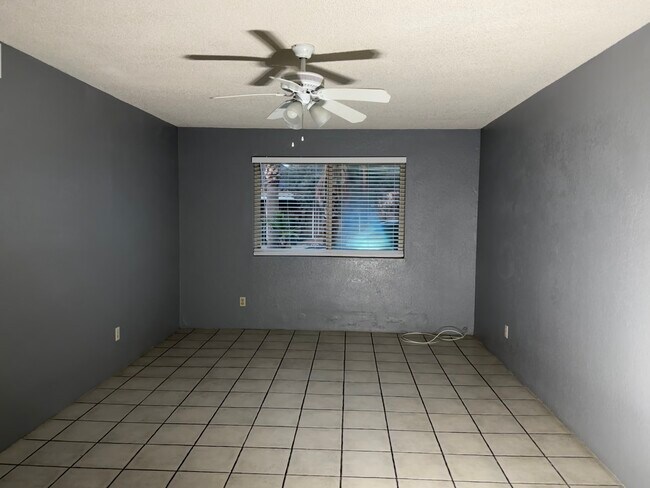 Building Photo - 3362 N Cardi Blvd