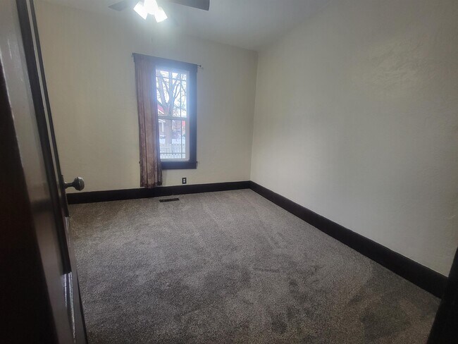 Building Photo - 1301 Phillips St