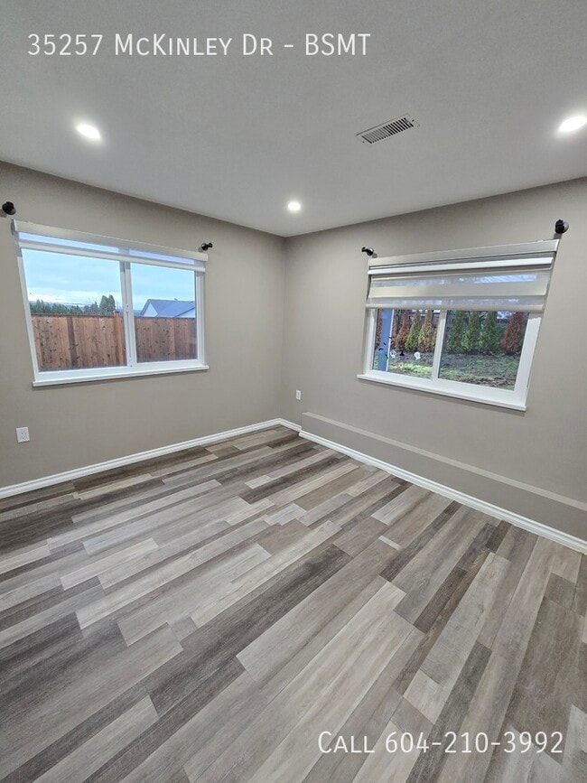 Building Photo - Modern Basement Suite in East Abbotsford - Utilities Included!