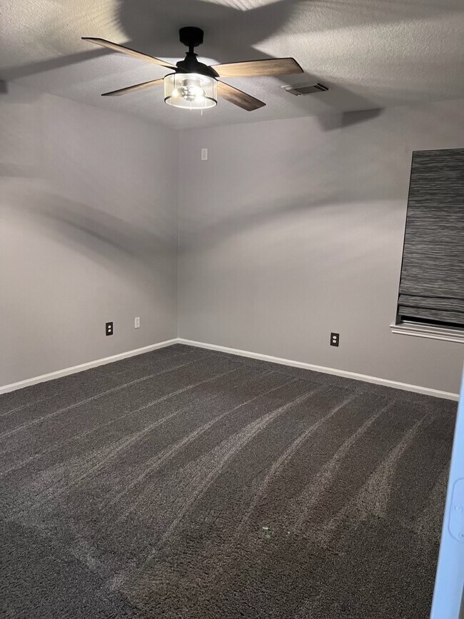 Building Photo - 2806 Dove Tree Dr