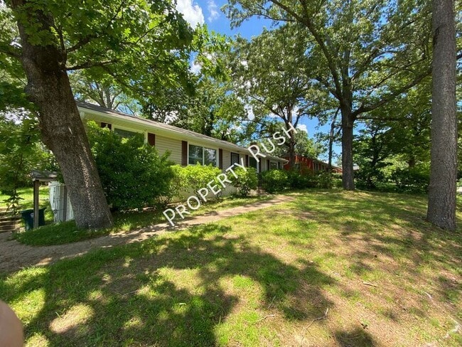 Building Photo - 1503 Pin Oak Dr