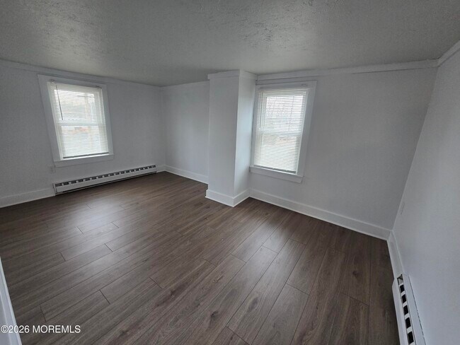 Building Photo - 14 Lakewood Rd