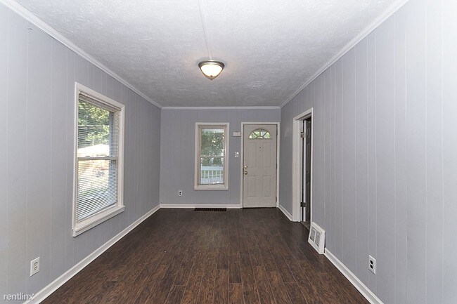 Building Photo - 2 br, 1 bath House - 1215 Lathrop St
