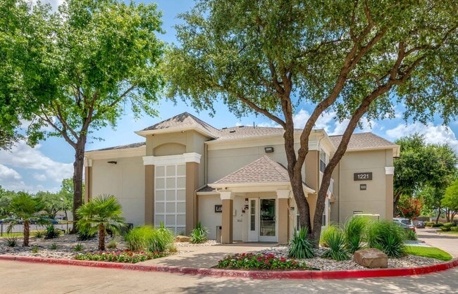 Building Photo - Furnished Studio-Arlington