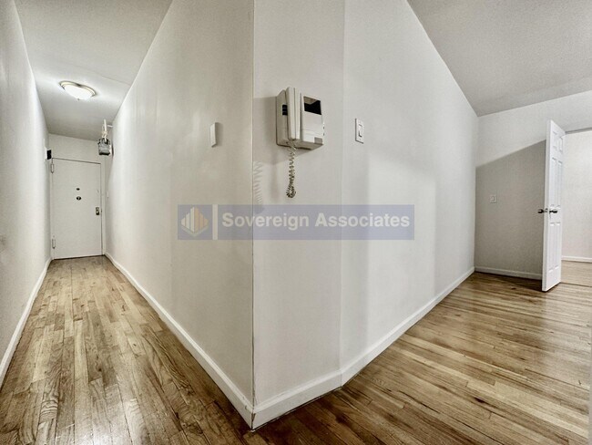 Foto del edificio - 401 E 68th St