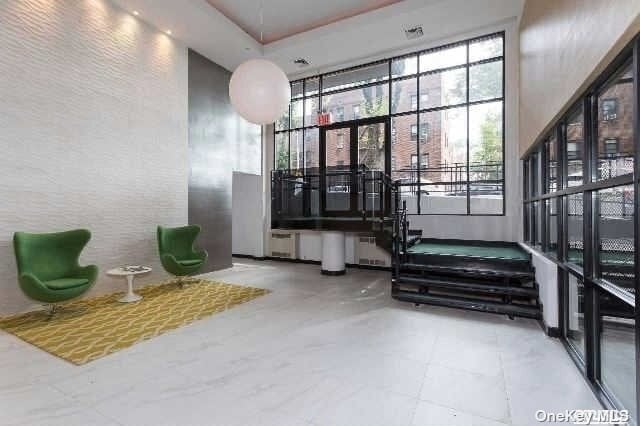 Building Photo - 43-12-43214 214th Pl