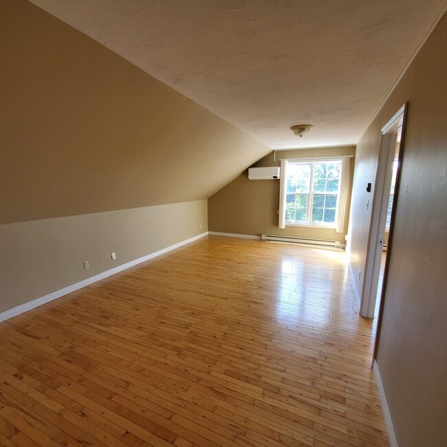 Building Photo - 371 Lutz St