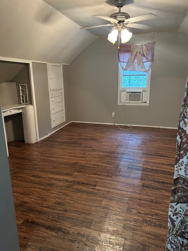 1018 Park Ave, Poplar Bluff, MO 63901 House Rental in Poplar Bluff