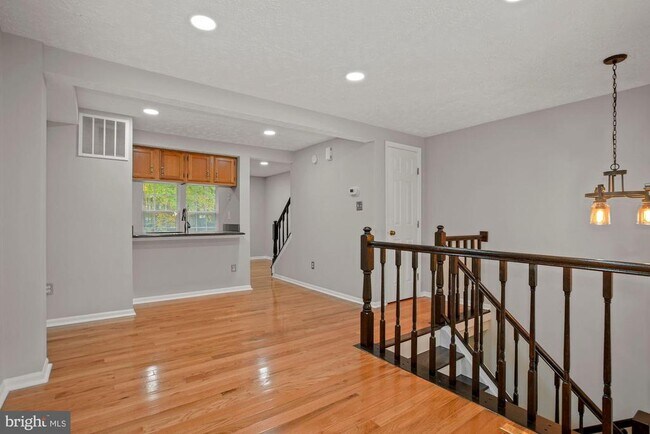 Foto del edificio - 1539 Woodcrest Dr