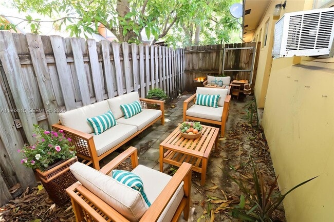 Building Photo - 1341 NE 5th Terrace