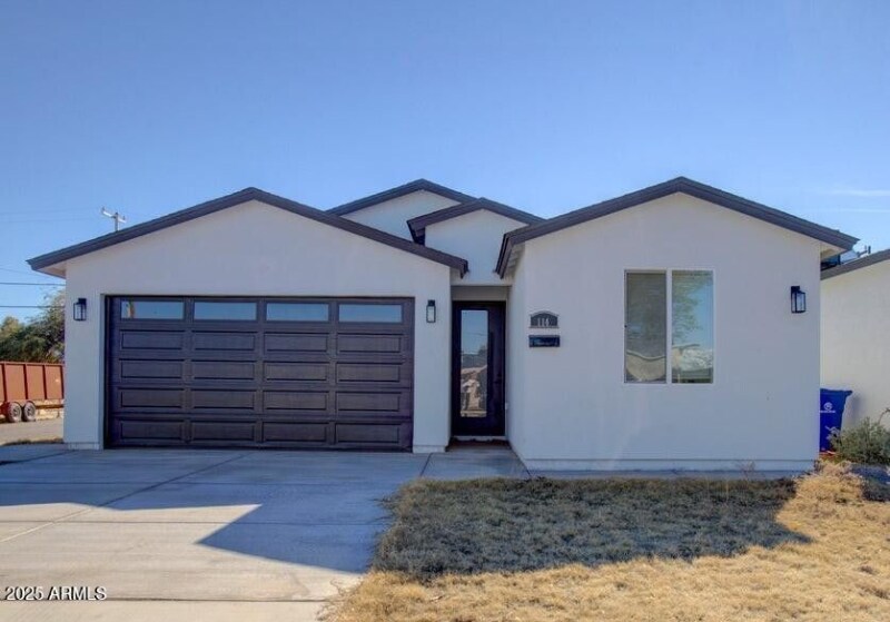 Foto principal - 114 N 3rd St