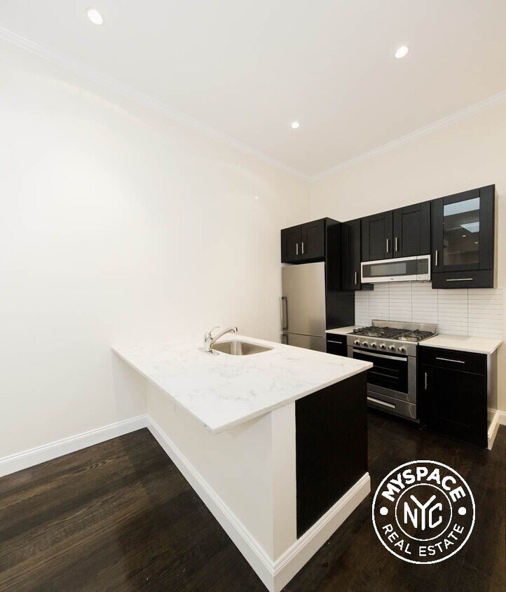 Foto principal - 106 Bedford Ave