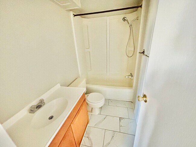 Foto del edificio - 7600 N Judy Ln