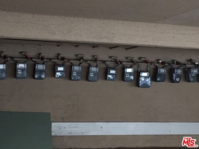 Foto del edificio - 443 S Wilton Pl