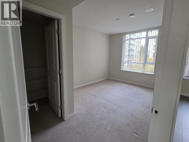 Photo du bâtiment - 7368 Gollner Ave