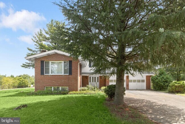 Foto del edificio - 4816 Bucks School House Rd