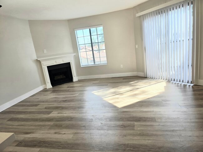 Building Photo - Marbella Villa Apartments