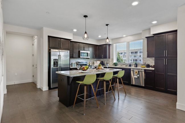 Building Photo - 460 Montague Expy