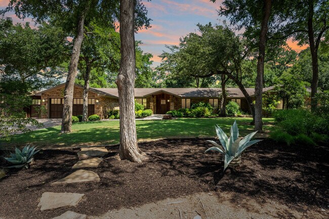 Foto del edificio - 5013 Timberline Dr