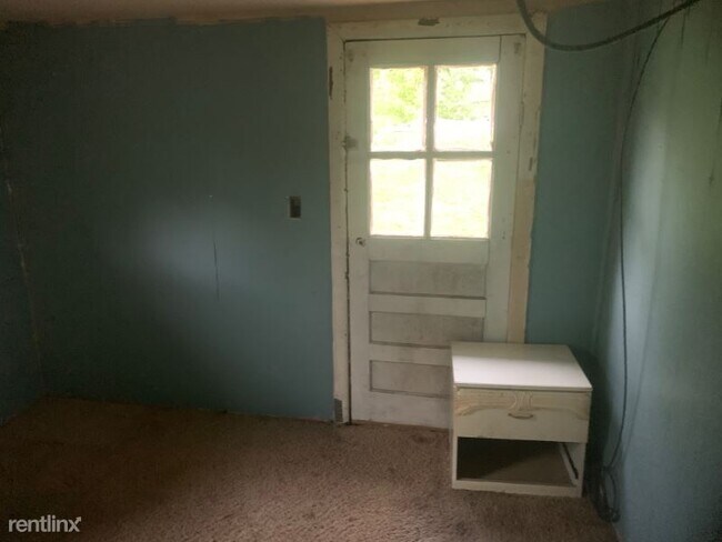 Building Photo - 2 br, 1 bath House - 506 Station St.