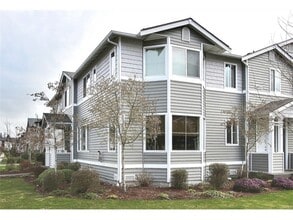 Building Photo - 2050 Garry Oaks Ave