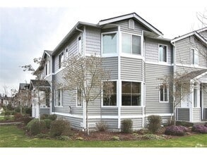 Building Photo - 2050 Garry Oaks Ave