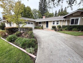Building Photo - 112 Greenwood Cir