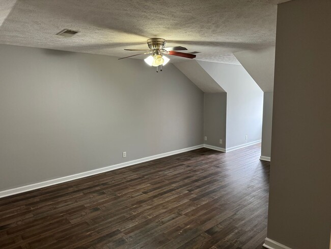 Building Photo - Cozy Townhome in Antioch