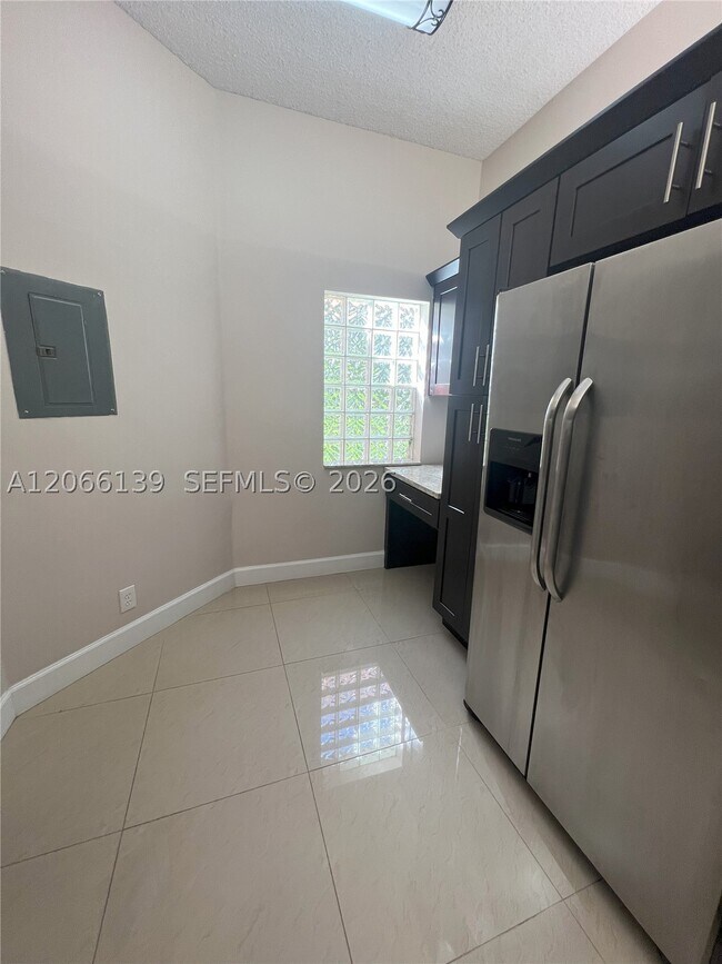 Foto del edificio - 10700 NW 14th St