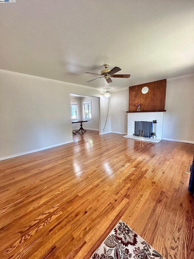 Foto del edificio - 2117 Thomas Ave