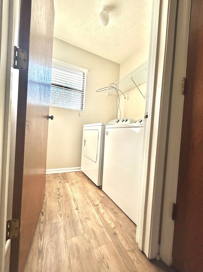 Foto del edificio - 2 Bedroom | 2 Bathroom Duplex Available Ja...