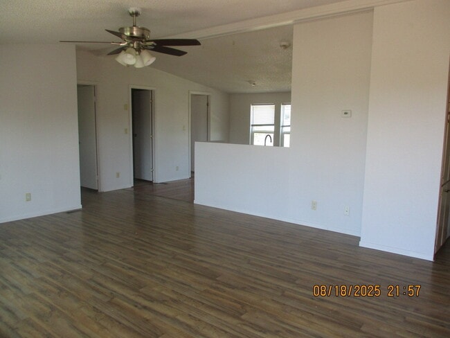 Foto del edificio - 7040 Fir Dr