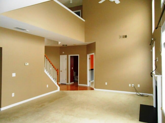 Building Photo - Popular Summerfield Subdivision! Woodruff ...