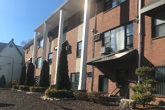 Building Photo - 157 Western Pkwy