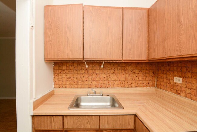Foto del edificio - 742 W Belmont Ave