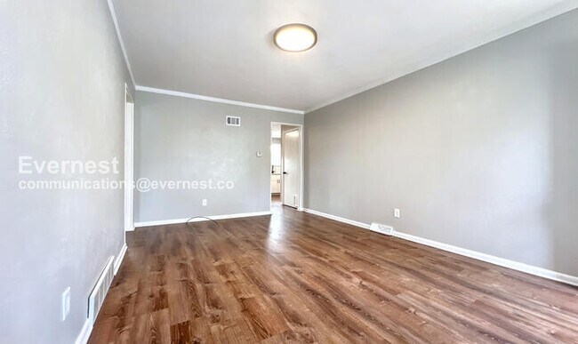 Foto del edificio - 9515 E 18 St S