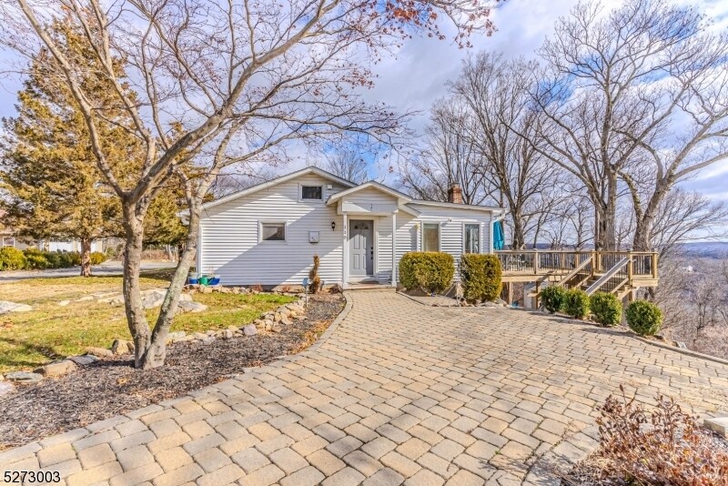 Foto principal - 110 Hillcrest Dr