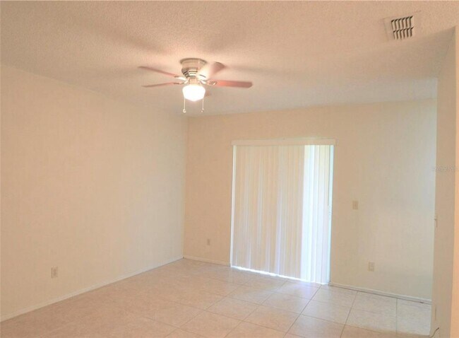 Foto del edificio - 4240 Pershing Pointe Pl