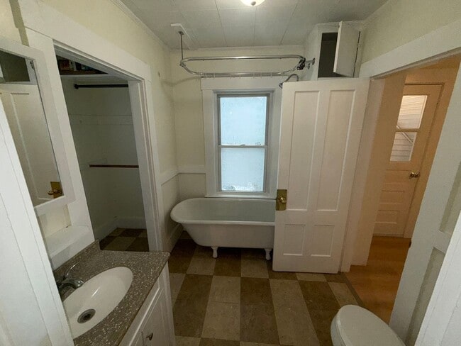 Foto del edificio - 36A Second Street-