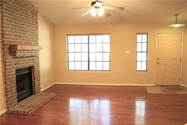 Building Photo - 7422 Dallas Dr