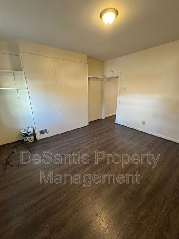 Foto del edificio - 826 Wallbridge West End St