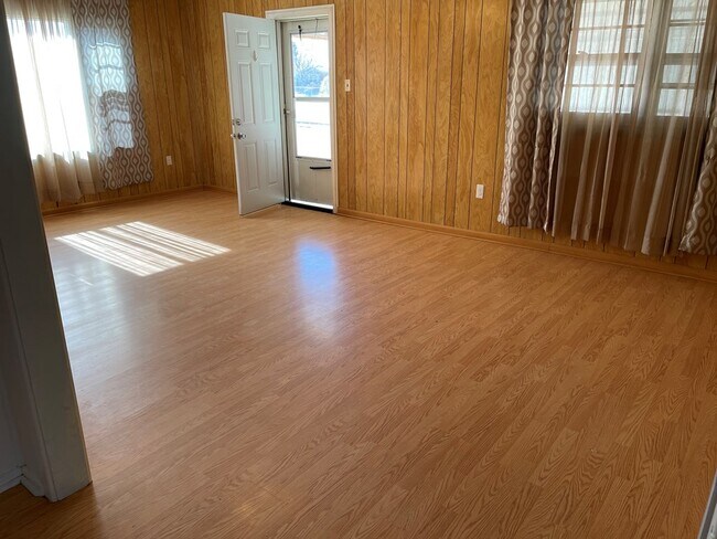 Foto del edificio - 8614 W Dunn St