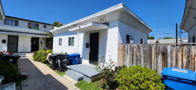Primary Photo - 4415 Burns Ave