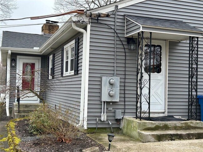 Building Photo - 20 Alton Ave