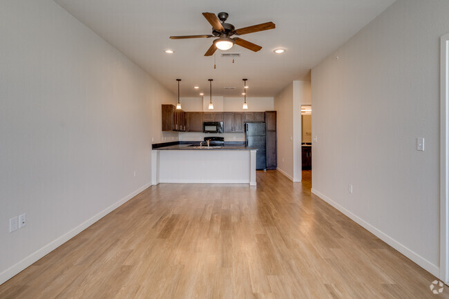 3 BR, 2 BA - 1.216 PIES2 - The Reserves at Green Valley Ranch