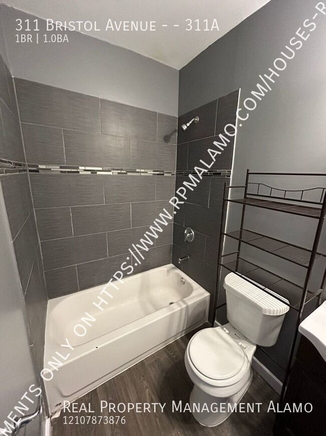 Building Photo - MUST SEE! 1 Bedroom / 1 Bath Unit Near Con...